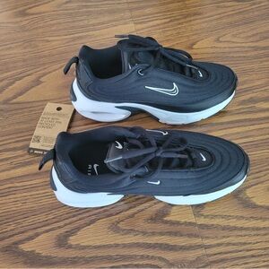 Nike Black and White Athletic Shoes